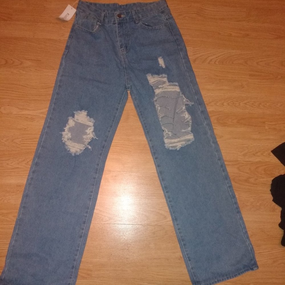 Size XL brand new never worn Kollyy ripped jeans